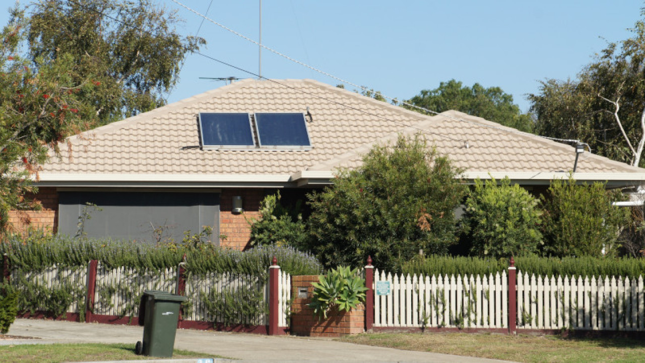 Cement Tiled Roof Geelong Image