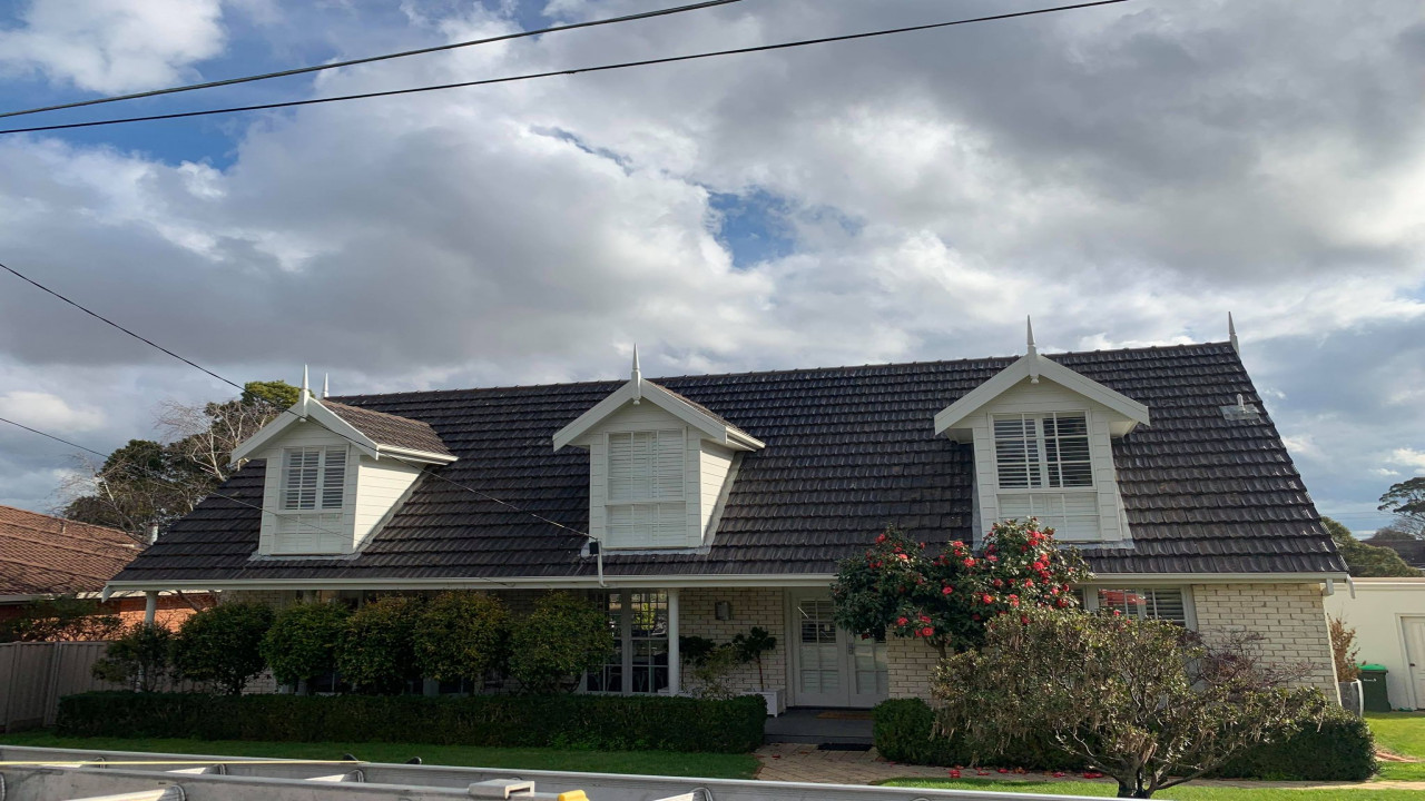 Steep Terracotta Roof - Ballarat North Image