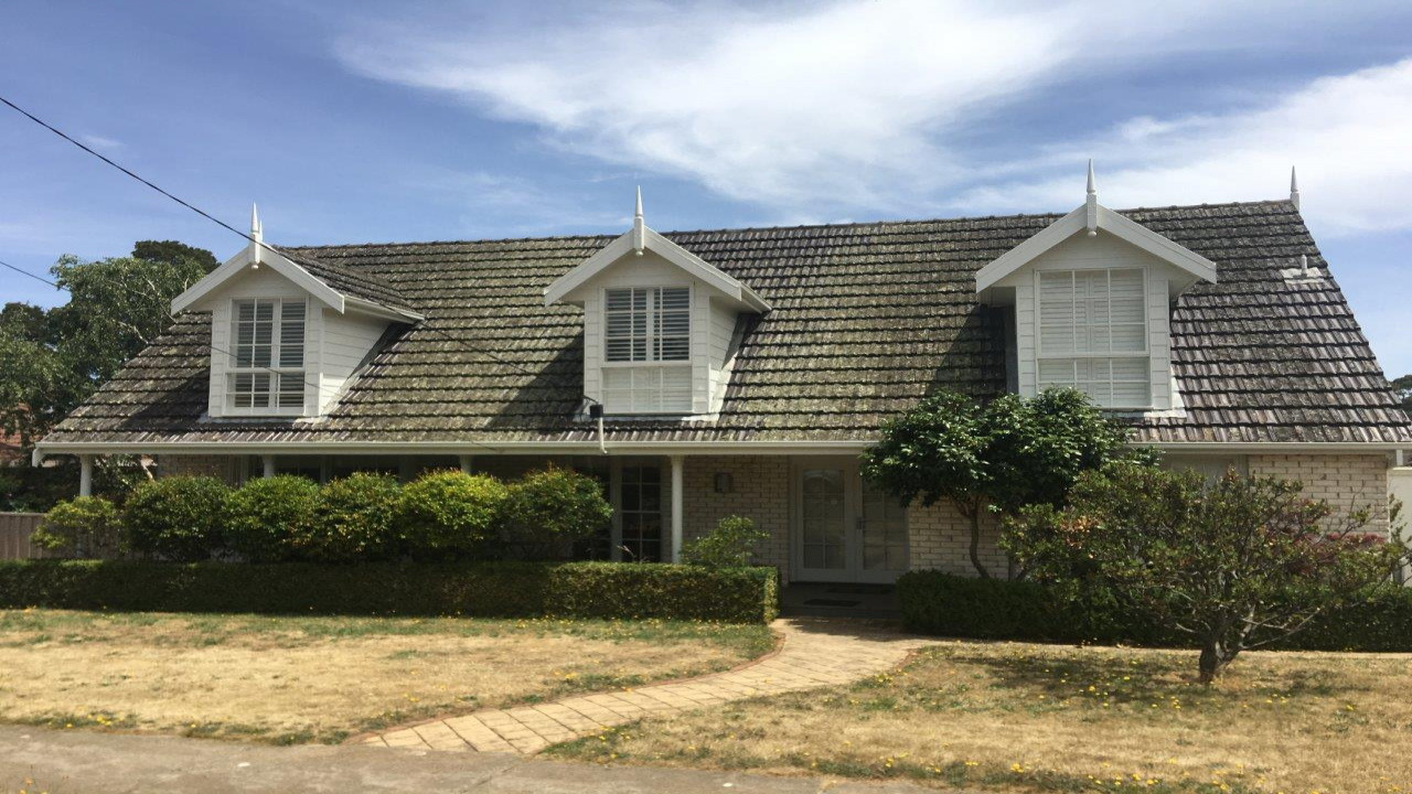 Steep Terracotta Roof - Ballarat North Image